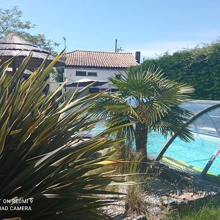Mas Des Vignes Piscine Chauffee Bed and Breakfast Le Champ-Saint-Pere Exteriör bild