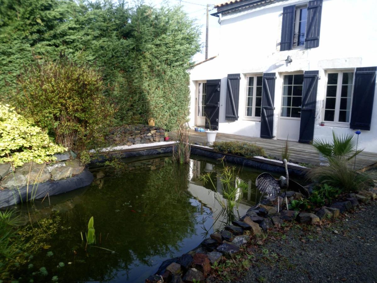 Mas Des Vignes Piscine Chauffee Bed and Breakfast Le Champ-Saint-Pere Exteriör bild