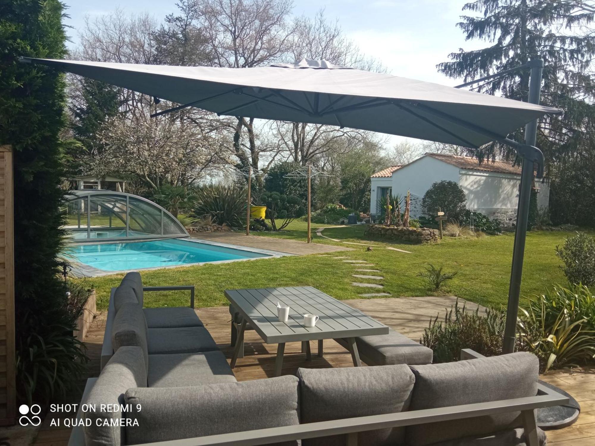 Mas Des Vignes Piscine Chauffee Bed and Breakfast Le Champ-Saint-Pere Exteriör bild